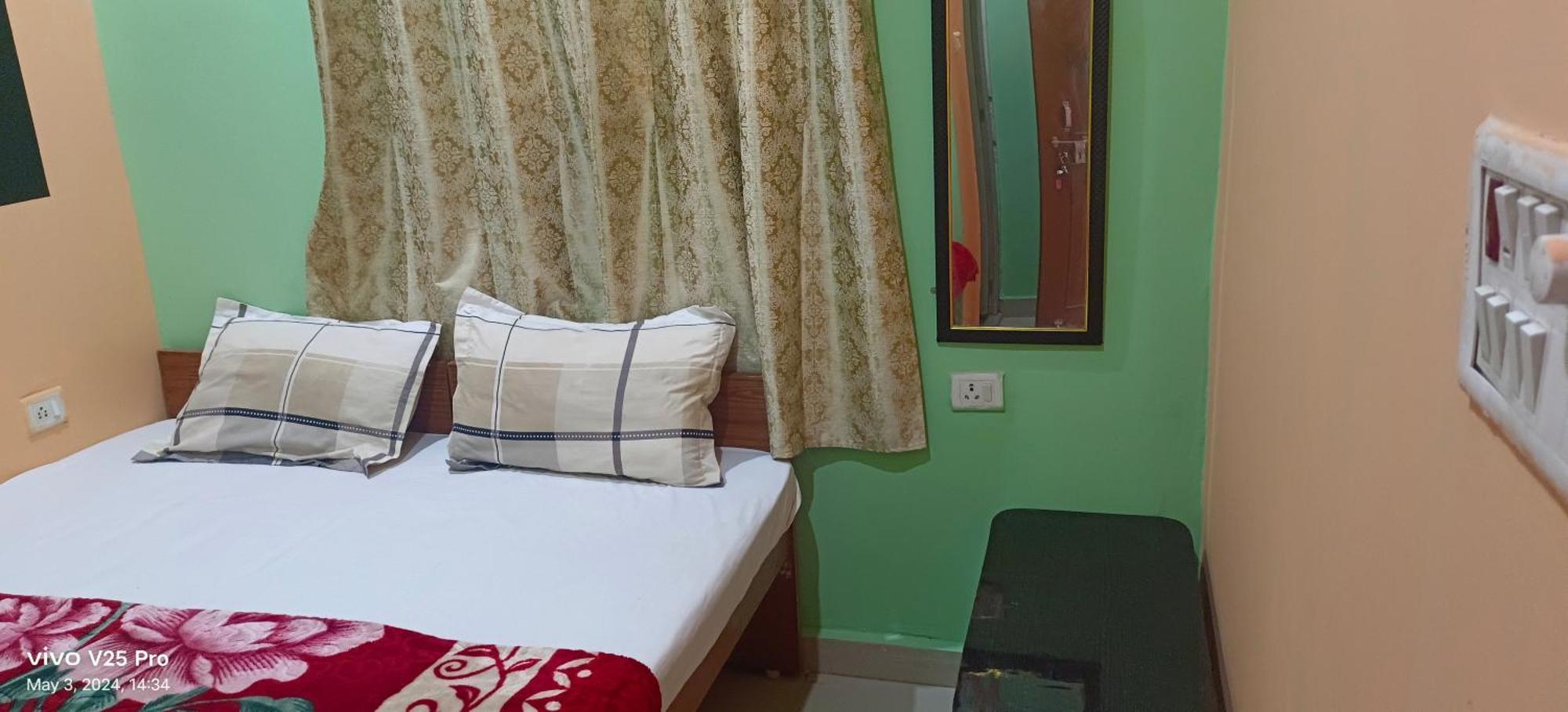 Lord Shiva Paying Guest House Варанасі Екстер'єр фото